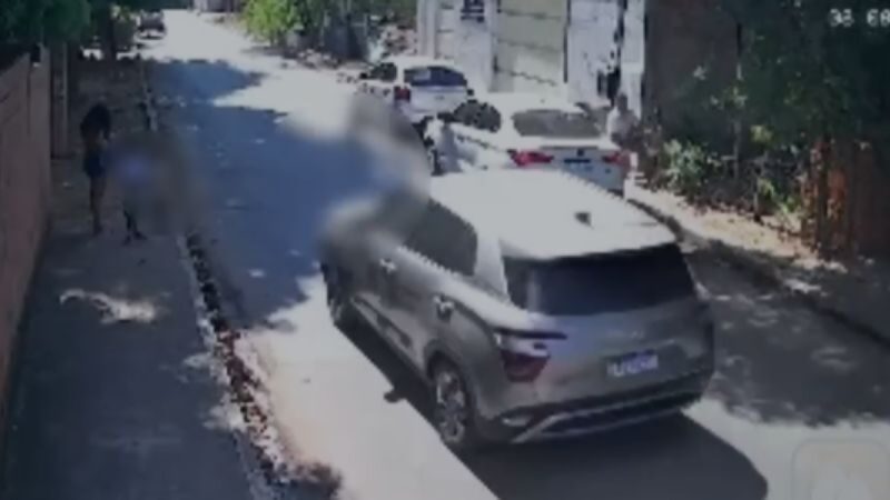 Criança morre atropelada após desembarcar de carro por aplicativo