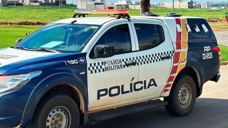 Mulher é detida suspeita de matar o marido com canivete em posto de Colíder